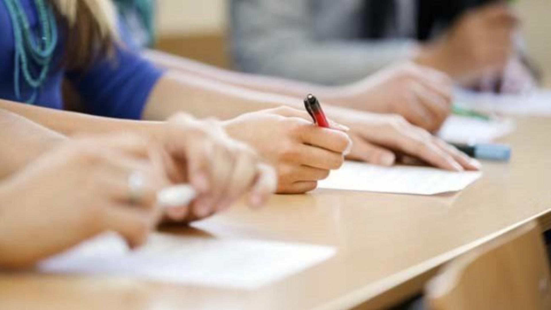Read more about the article ANUNȚ VIZUALIZARE LUCRĂRI BACALAUREAT